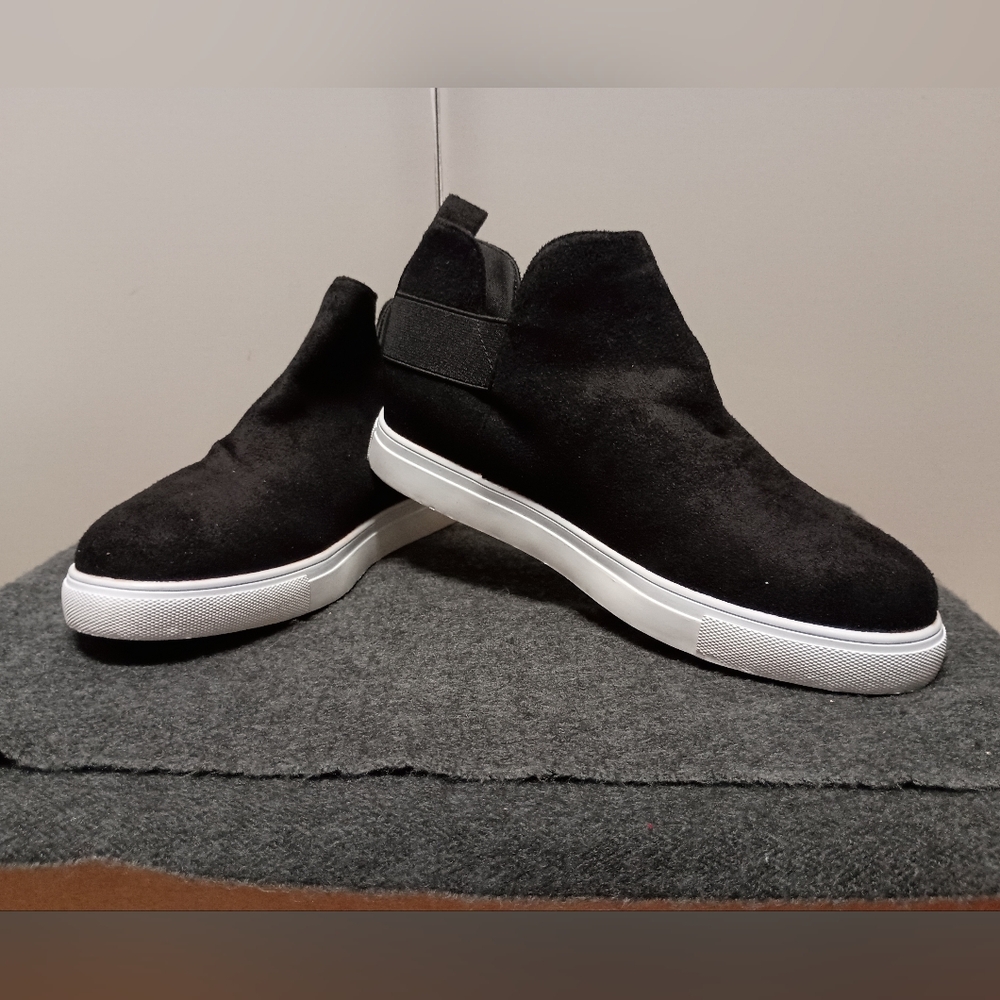 NEW YASIRUN Black Wedge Slip-On Sneaker - Women Size 9